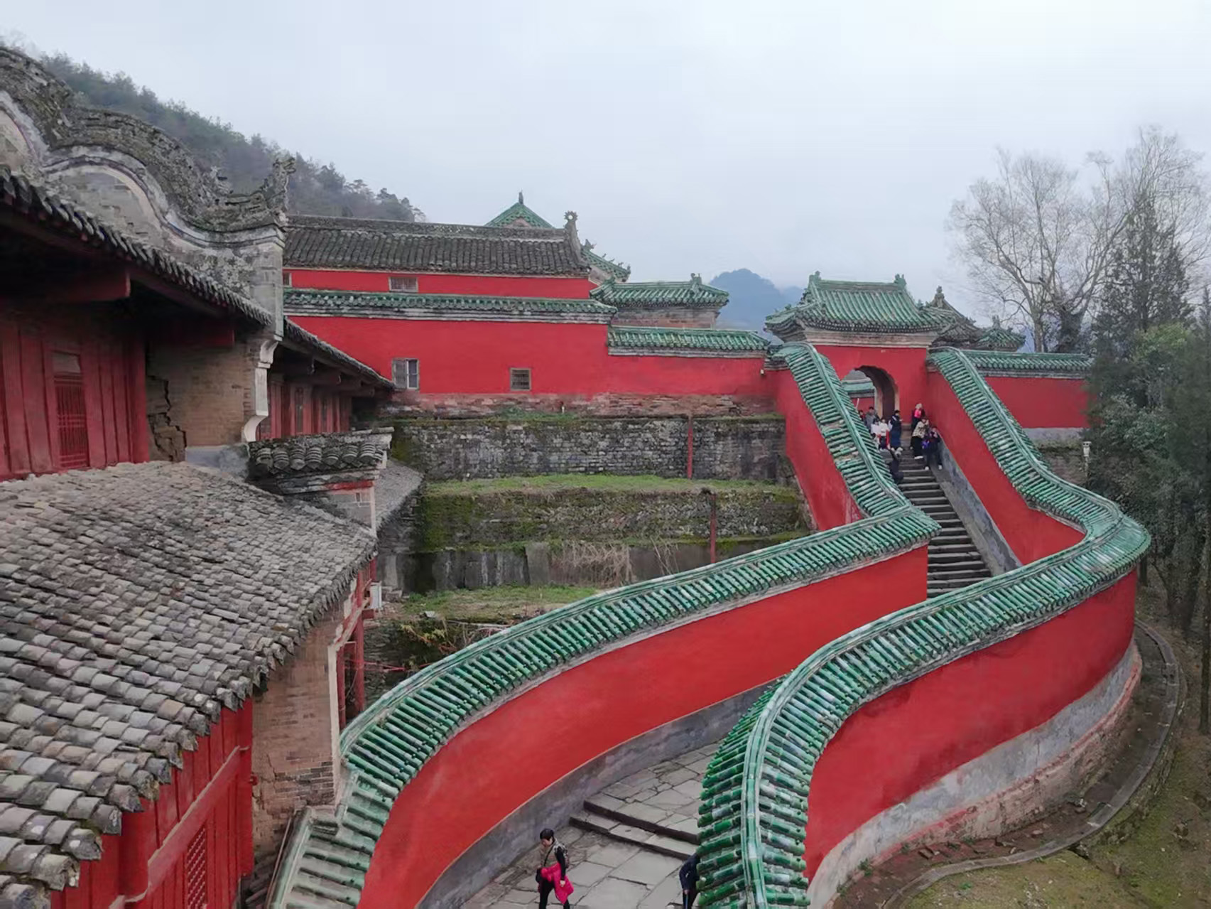 Shiyan 十堰 city scenery - Gateway to Wudang Mountain, birthplace of Taoist martial art